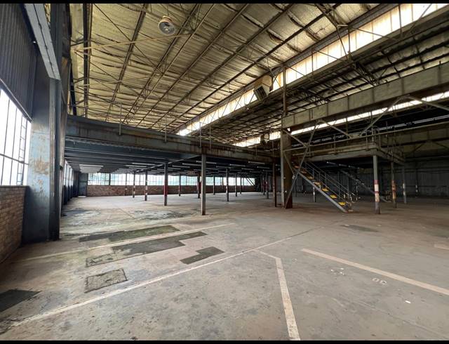 5,193M² WAREHOUSE TO LET IN FACTORIA
